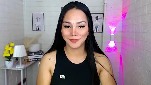 Snapshot of urnaughtydolly69 chatting on October 3, 10:45 am urnaughtydolly69 online show from October 3, 10:45 am