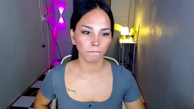 Snapshot of urnaughtydolly69 chatting on May 7, 1:38 pm urnaughtydolly69 online show from May 7, 1:38 pm