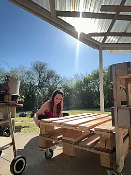 Viola Beck online show from April 22, 2:40 pm