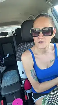 lolabunny9 online show from March 14, 5:13 pm