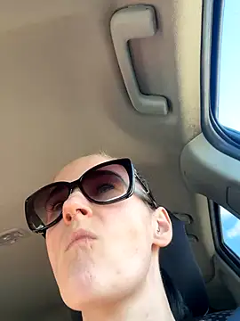 lolabunny9 online show from November 23, 7:02 pm