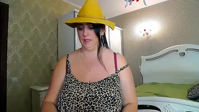 Snapshot of Evelyn_Shy chatting on January 1, 7:09 am Evelyn Shy online show from January 1, 7:09 am