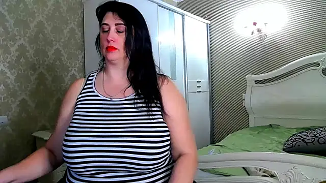 Snapshot of Evelyn_Shy chatting on March 12, 10:05 am Evelyn Shy online show from March 12, 10:05 am