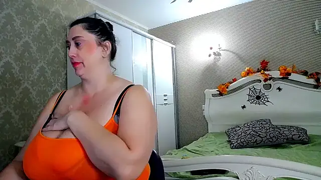 Snapshot of Evelyn_Shy chatting on November 5, 11:54 am Evelyn Shy online show from November 5, 11:54 am