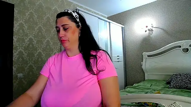 Snapshot of Evelyn_Shy chatting on November 14, 7:29 am Evelyn Shy online show from November 14, 7:29 am