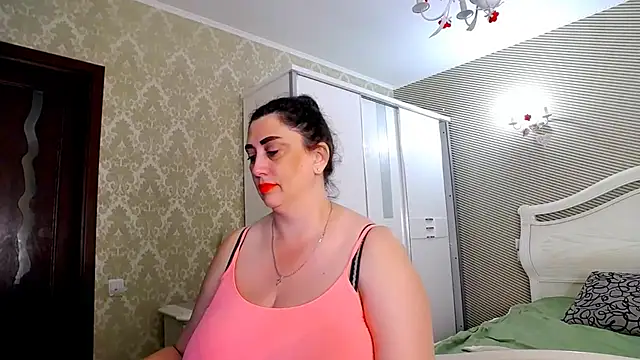 Evelyn Shy online show from June 24, 10:25 am