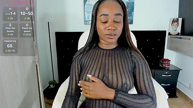 cristaaalclocks1 online show from April 10, 1:16 pm