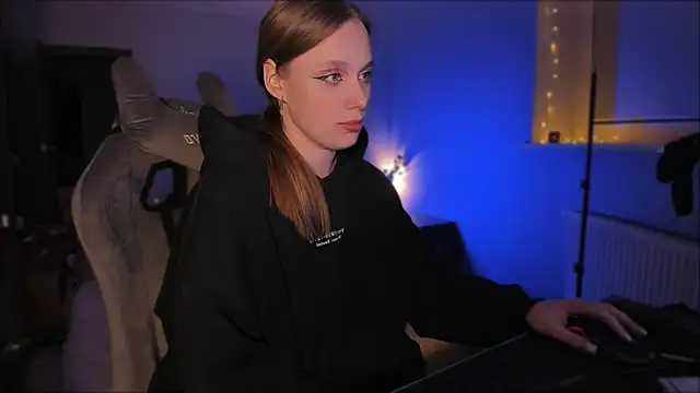 Rachel Ro online show from December 10, 1:54 am