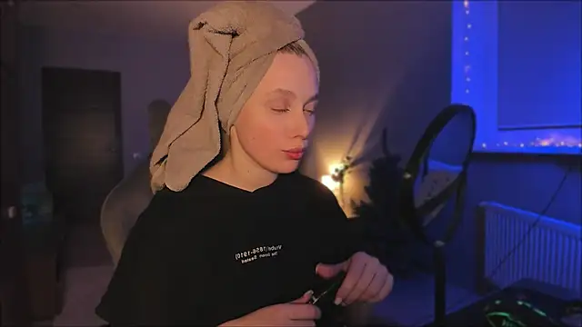 Rachel Ro online show from December 15, 5:23 am