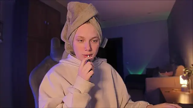 Rachel Ro online show from December 20, 8:34 pm