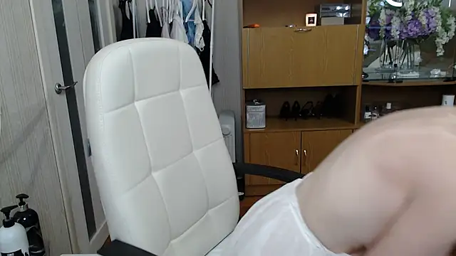 Mika Passion online show from February 1, 3:50 pm