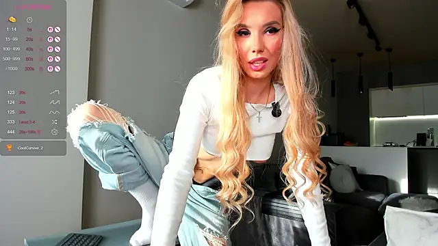 Juicy Bella online show from January 14, 8:20 am