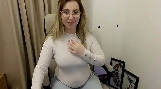 Aliss Hottie online show from March 6, 10:26 pm