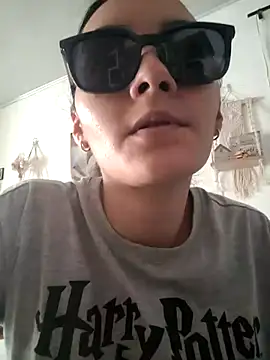 LinzyBaner online show from September 11, 6:52 pm