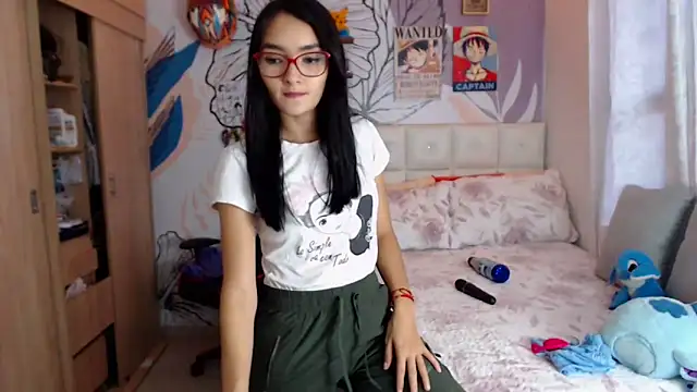 Snapshot of LinzyBaner chatting on May 5, 10:07 pm LinzyBaner online show from May 5, 10:07 pm