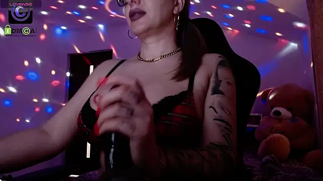 SonyaDevon online show from January 26, 7:10 am