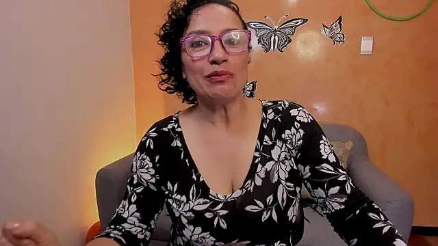 scarlet wet online show from April 8, 9:04 pm