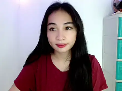 SweetLilly 18 online show from February 7, 3:34 am