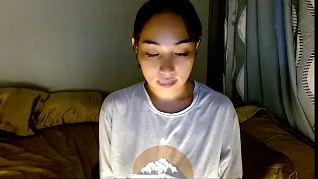 SweetLilly 18 online show from March 4, 3:56 am