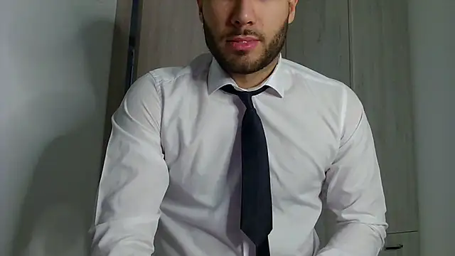 Justynn1 online show from February 18, 6:15 am