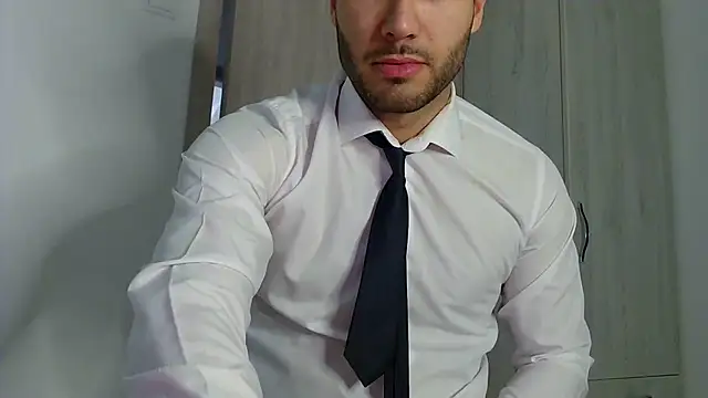 Justynn1 online show from February 20, 6:06 am