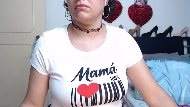 Snapshot of GlendaStarx chatting on February 21, 12:16 am GlendaStarx online show from February 21, 12:16 am