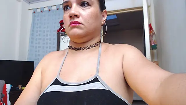 Snapshot of GlendaStarx chatting on November 20, 9:36 pm GlendaStarx online show from November 20, 9:36 pm