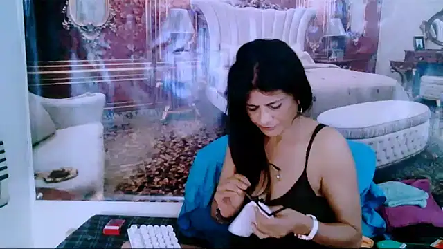 Snapshot of IndianAllure chatting on January 8, 9:10 am IndianAllure online show from January 8, 9:10 am