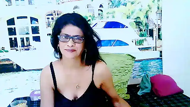 Snapshot of IndianAllure chatting on January 15, 8:41 am IndianAllure online show from January 15, 8:41 am