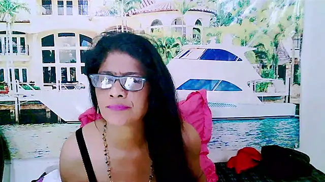 Snapshot of IndianAllure chatting on January 16, 8:54 am IndianAllure online show from January 16, 8:54 am