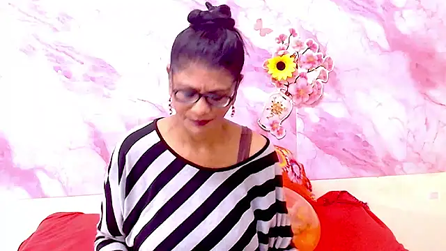 IndianAllure online show from February 17, 5:48 am