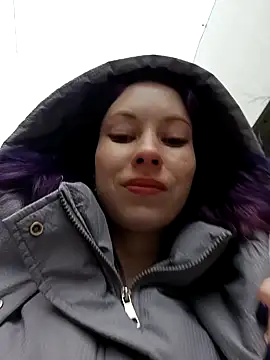 Snapshot of Frost_foxy chatting on December 8, 7:58 am Frost foxy online show from December 8, 7:58 am