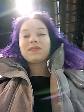 Snapshot of Frost_foxy chatting on December 21, 8:28 am Frost foxy online show from December 21, 8:28 am