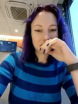 Snapshot of Frost_foxy chatting on December 23, 7:28 am Frost foxy online show from December 23, 7:28 am