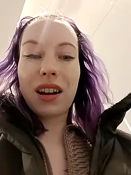 Snapshot of Frost_foxy chatting on February 19, 7:06 am Frost foxy online show from February 19, 7:06 am