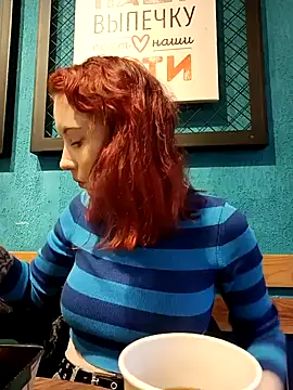 Snapshot of Frost_foxy chatting on February 28, 6:10 am Frost foxy online show from February 28, 6:10 am