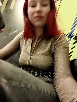 Snapshot of Frost_foxy chatting on March 4, 5:32 am Frost foxy online show from March 4, 5:32 am