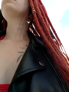 Snapshot of Frost_foxy chatting on September 26, 2:26 am Frost foxy online show from September 26, 2:26 am