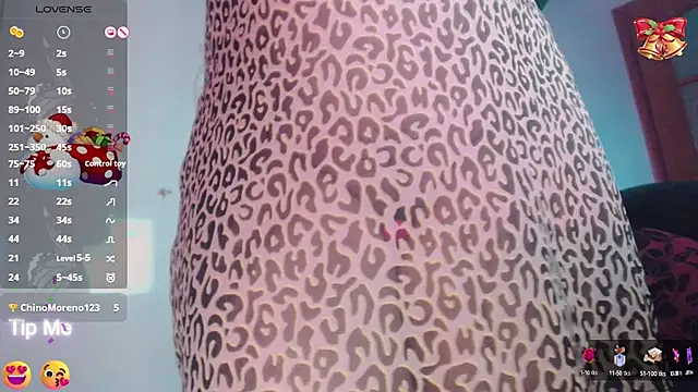 Snapshot of icelady77 chatting on December 22, 5:53 pm icelady77 online show from December 22, 5:53 pm