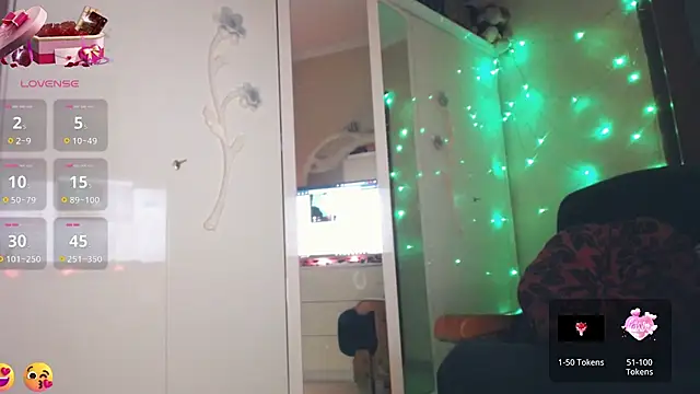 Snapshot of icelady77 chatting on January 19, 6:32 pm icelady77 online show from January 19, 6:32 pm