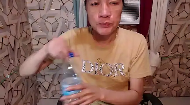 tshugecumxxx online show from January 1, 3:03 pm