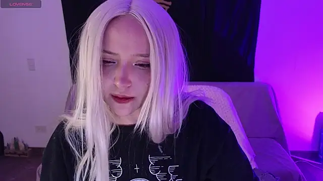 KuroChan420 online show from February 26, 3:32 am