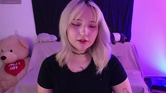 KuroChan420 online show from February 28, 10:39 pm