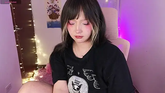 KuroChan420 online show from December 3, 2:08 am