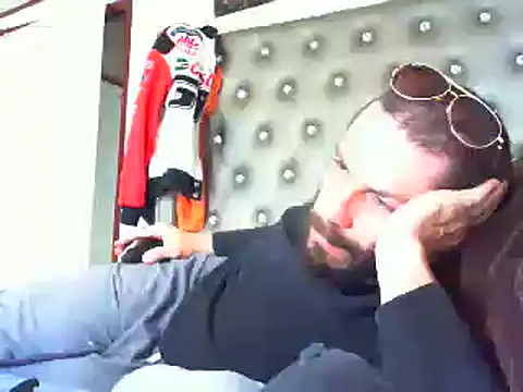 Sitonmyface2020xh online show from March 5, 6:45 pm