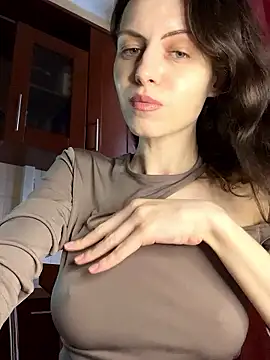 Snapshot of MissAnuta chatting on January 18, 7:23 am MissAnuta online show from January 18, 7:23 am