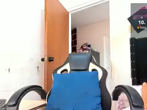 ebonnylatinx online show from December 12, 9:04 pm