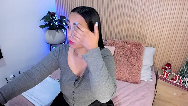 AMELIE xx online show from December 2, 1:24 pm