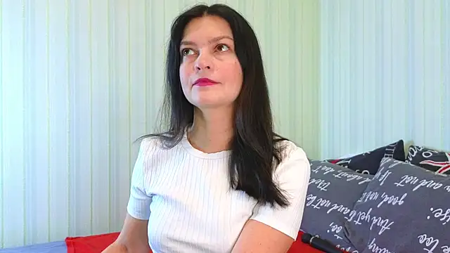 Snapshot of _Lily_ chatting on December 4, 9:07 am  Lily  online show from December 4, 9:07 am