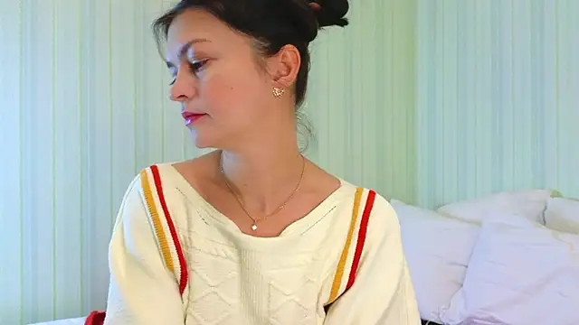 Snapshot of _Lily_ chatting on December 13, 9:13 am  Lily  online show from December 13, 9:13 am